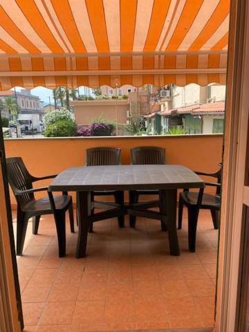 The Shell Apartment Bordighera Exterior foto
